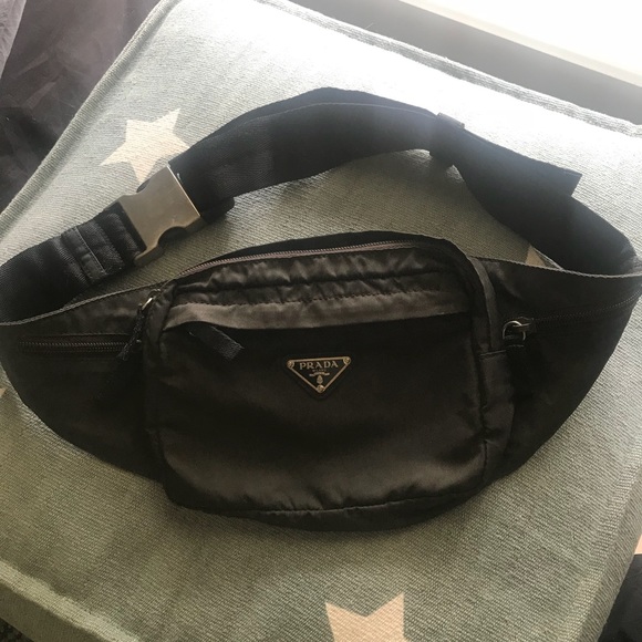 100% AUTH PRADA FANNY WAIST BELT BAG W/CARDS - Picture 3 of 8